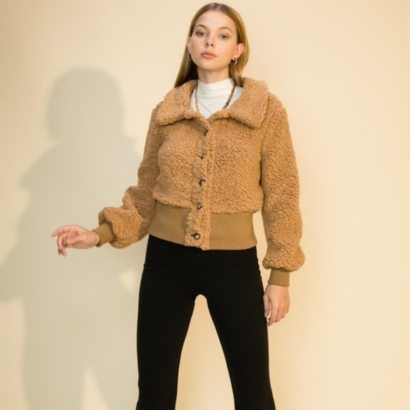 Button Down Ribbed Trim Sherpa Jacket (Camel) - Picture 2 of 5